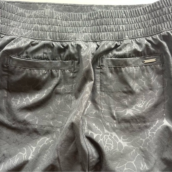 Orvis Black Rose Embossed Print Golf Skirt/Skort Sz Small - Picture 8 of 13